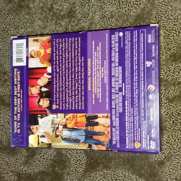 Two and a Half Men: The Complete Fourth Season Boxset DVD - Picture 2 of 3
